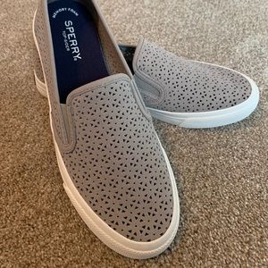 NEW Sperry Top-Sider Seaside Slip ons!